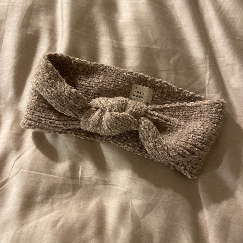 Target ear warmer/ headband worn once